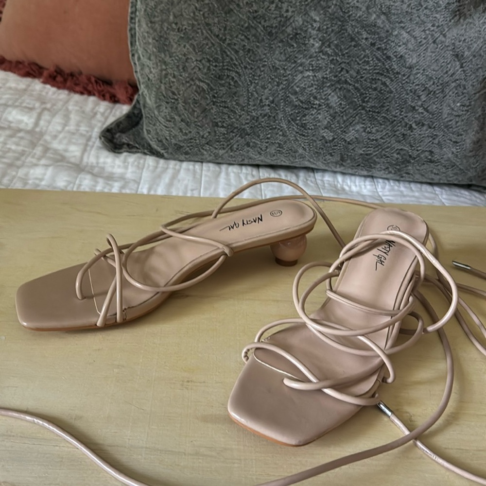 Small heel sandal